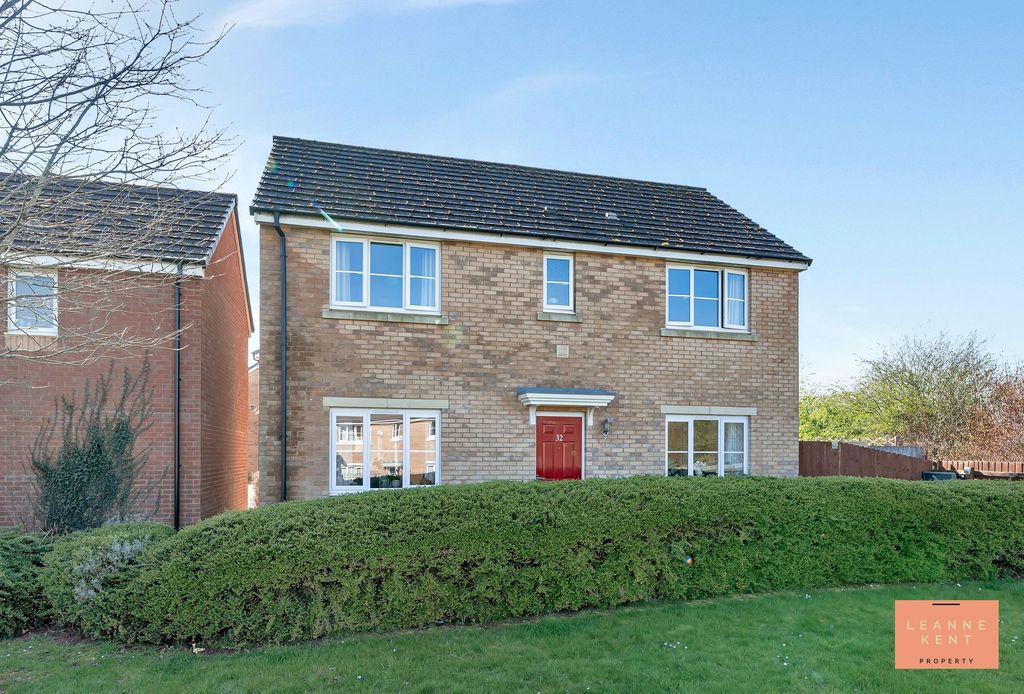 4 bed detached house for saleLong Heath Close, Caerphilly CF83