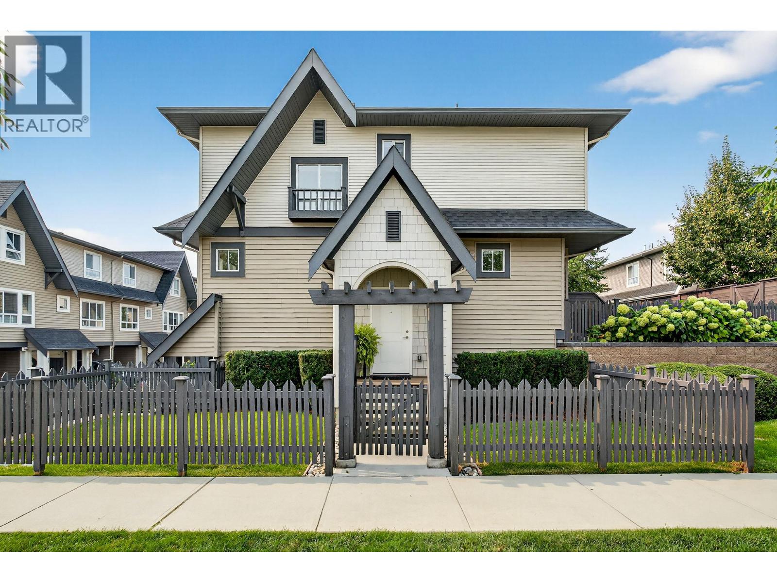 30-680 Old Meadows Road, Kelowna, BC, V1W5L4