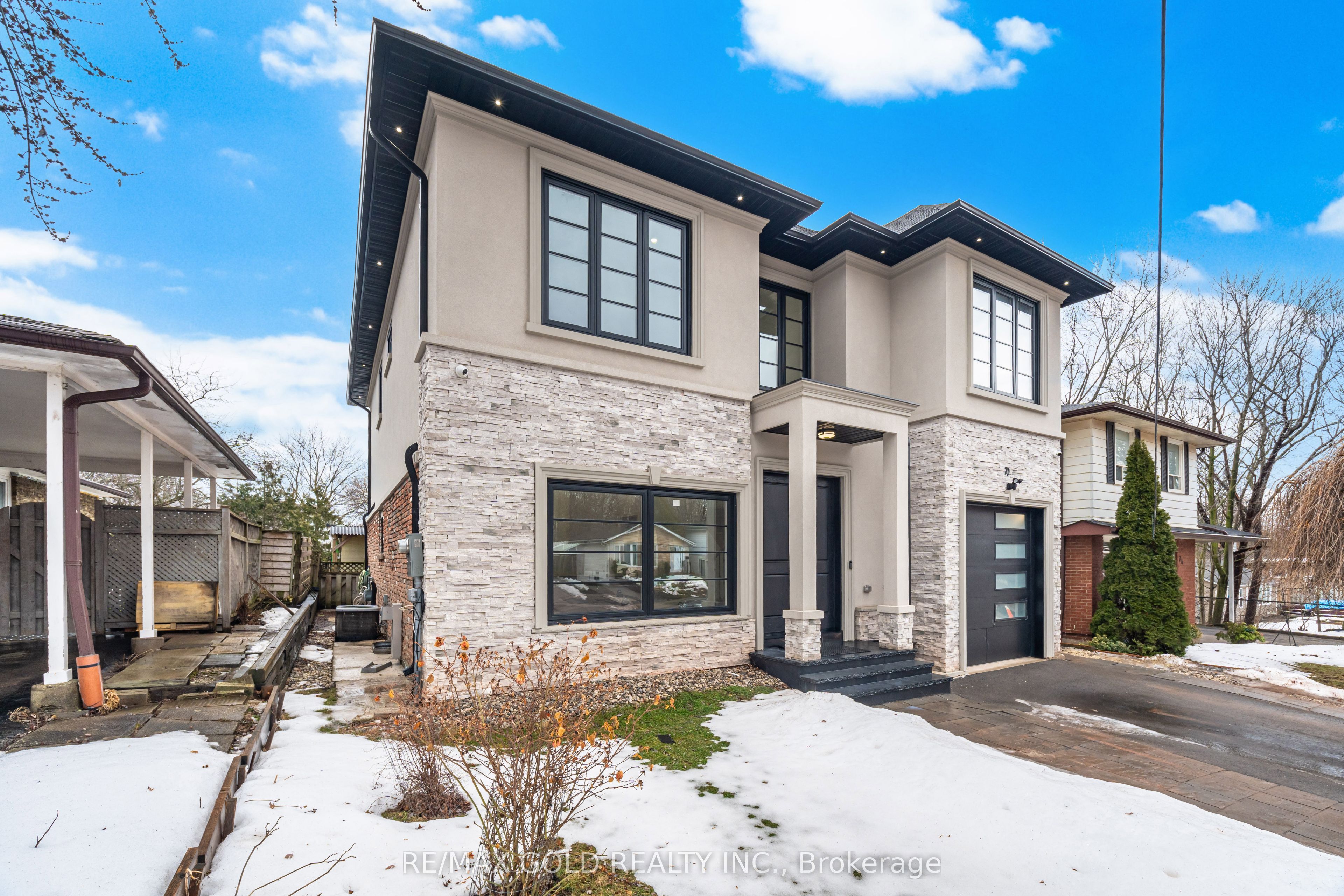 Additional image 2 of 70 Mccraney Street W, Oakville, ON, L6H 1H4