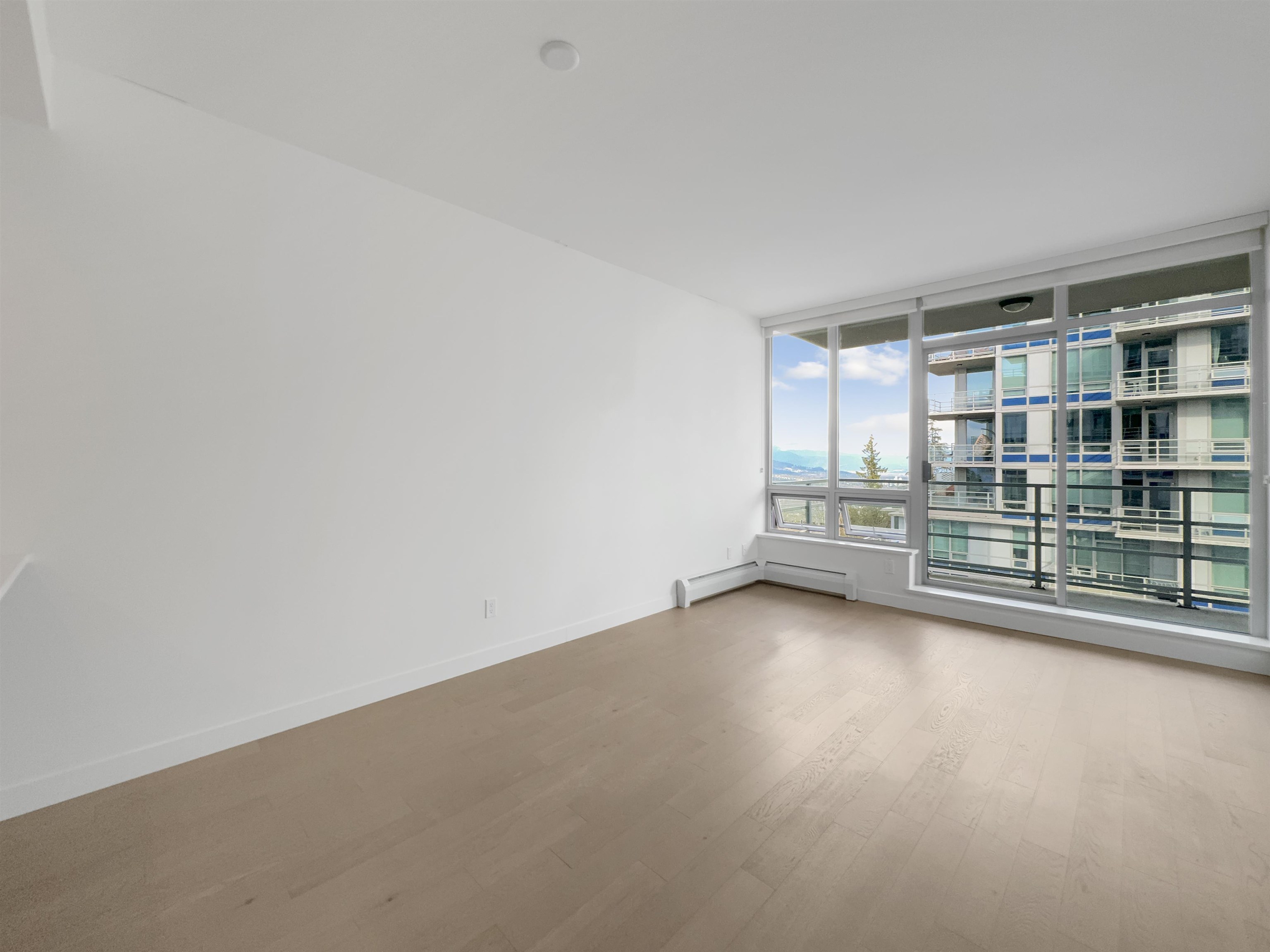 Additional image 5 of 9xx-9060 University Crescent, Burnaby, BC, V5A 0E1
