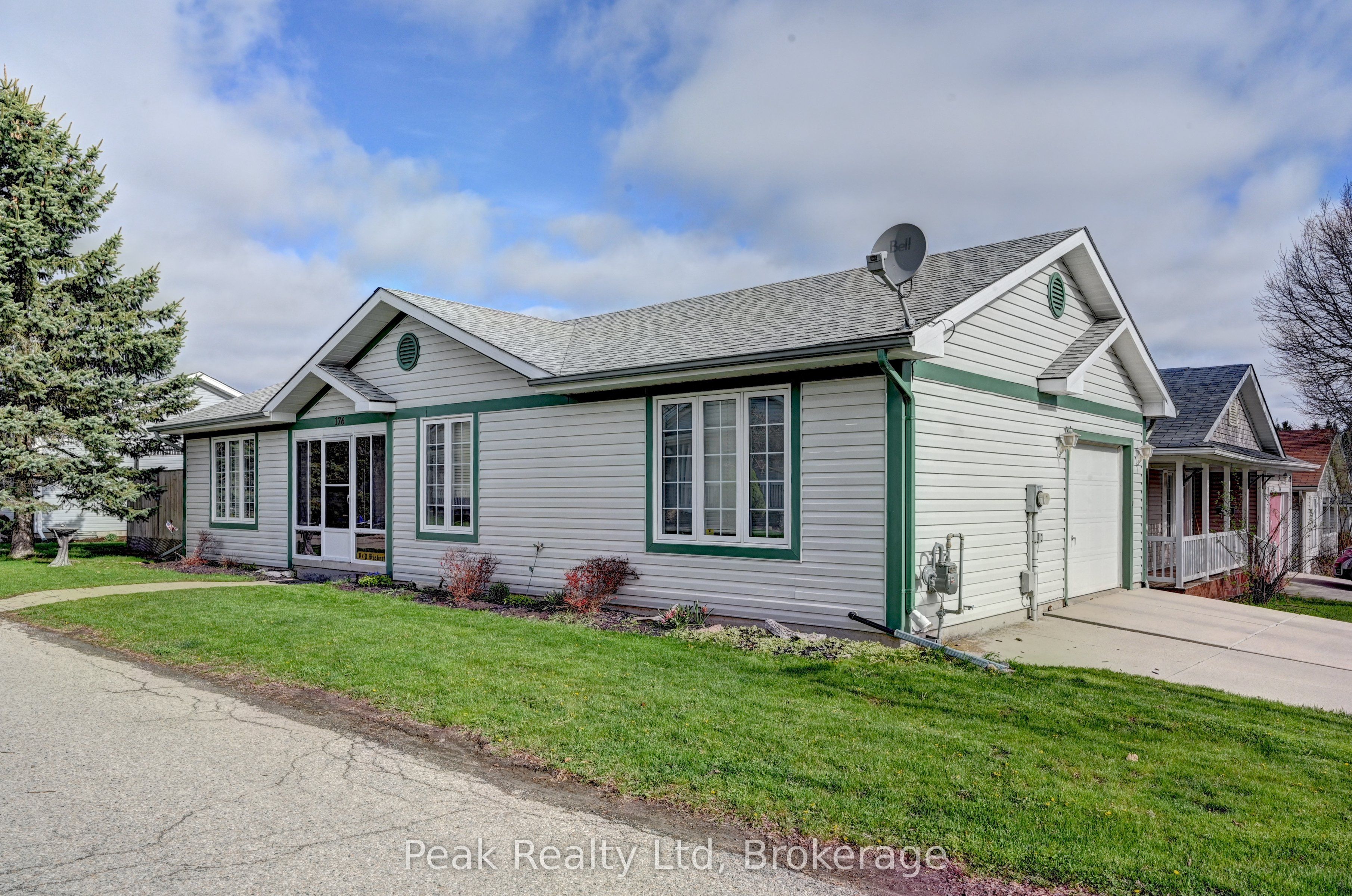 176 Wesley Crescent, Waterloo, ON, N2J 4G8