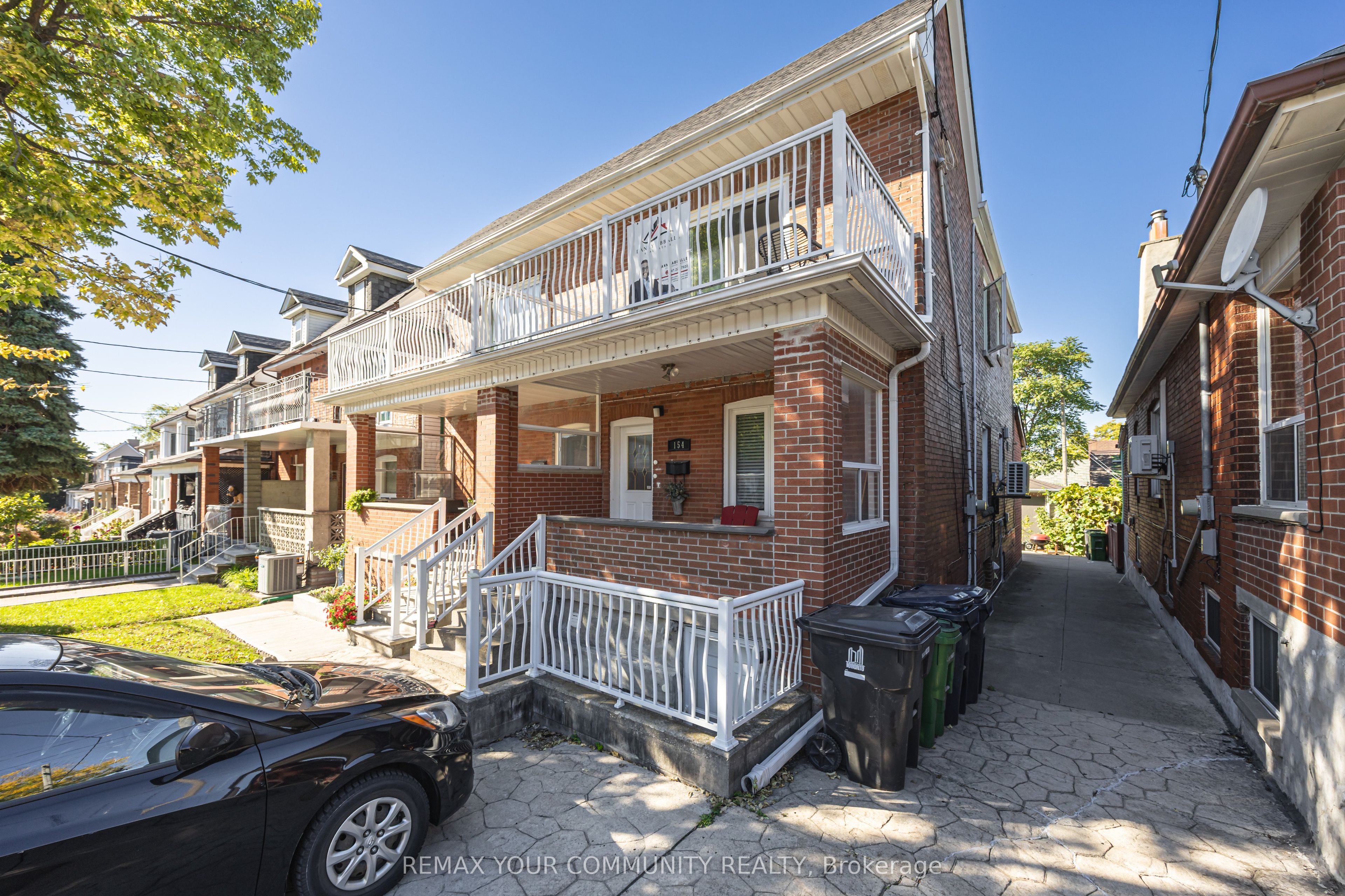 154 Day Avenue, Toronto, ON, M6E 3W3