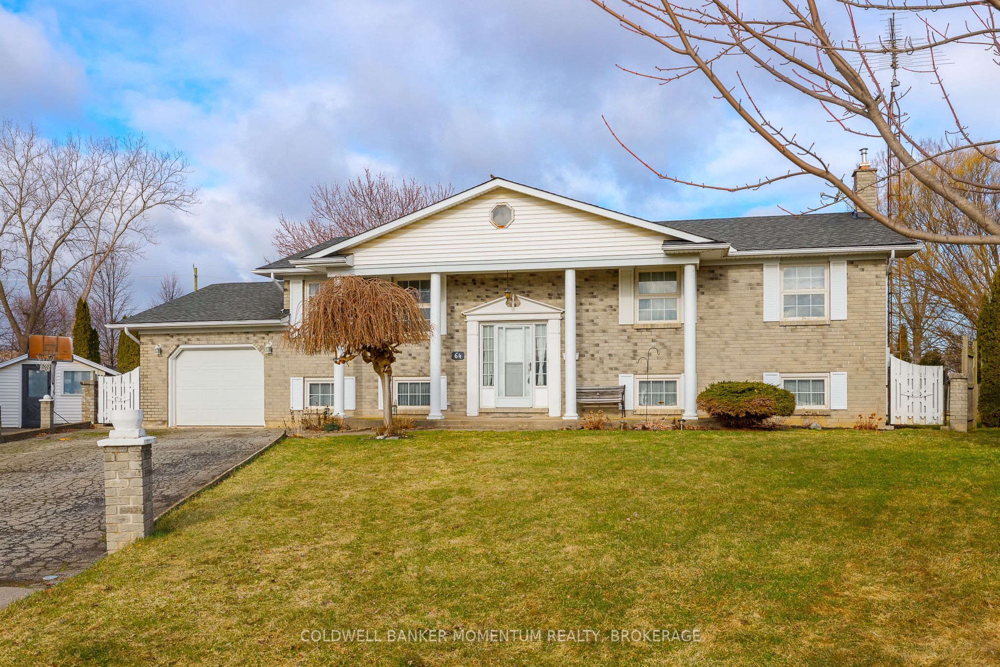 64 Larchwood Circle, Welland, ON, L3C 6T2
