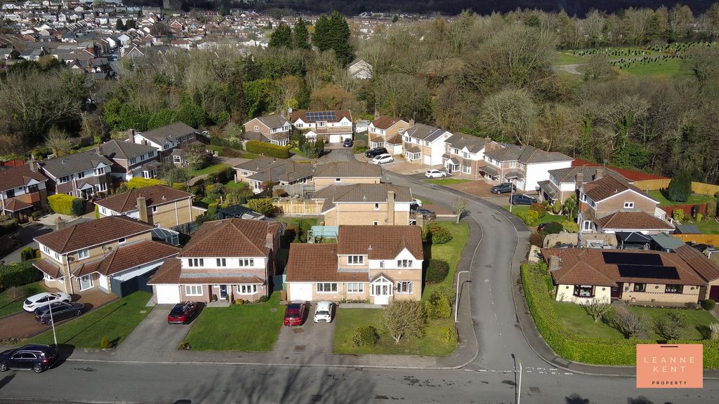 4 bed detached house for saleRudry, Caerphilly CF83 photo 5