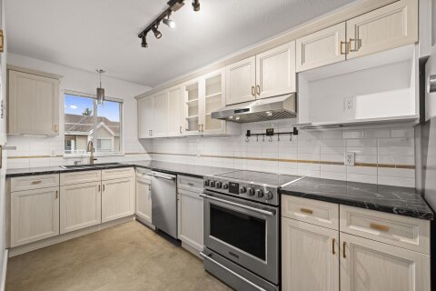 Additional image 7 of 302-5556 201a Street, Langley, BC, V3A 8K5