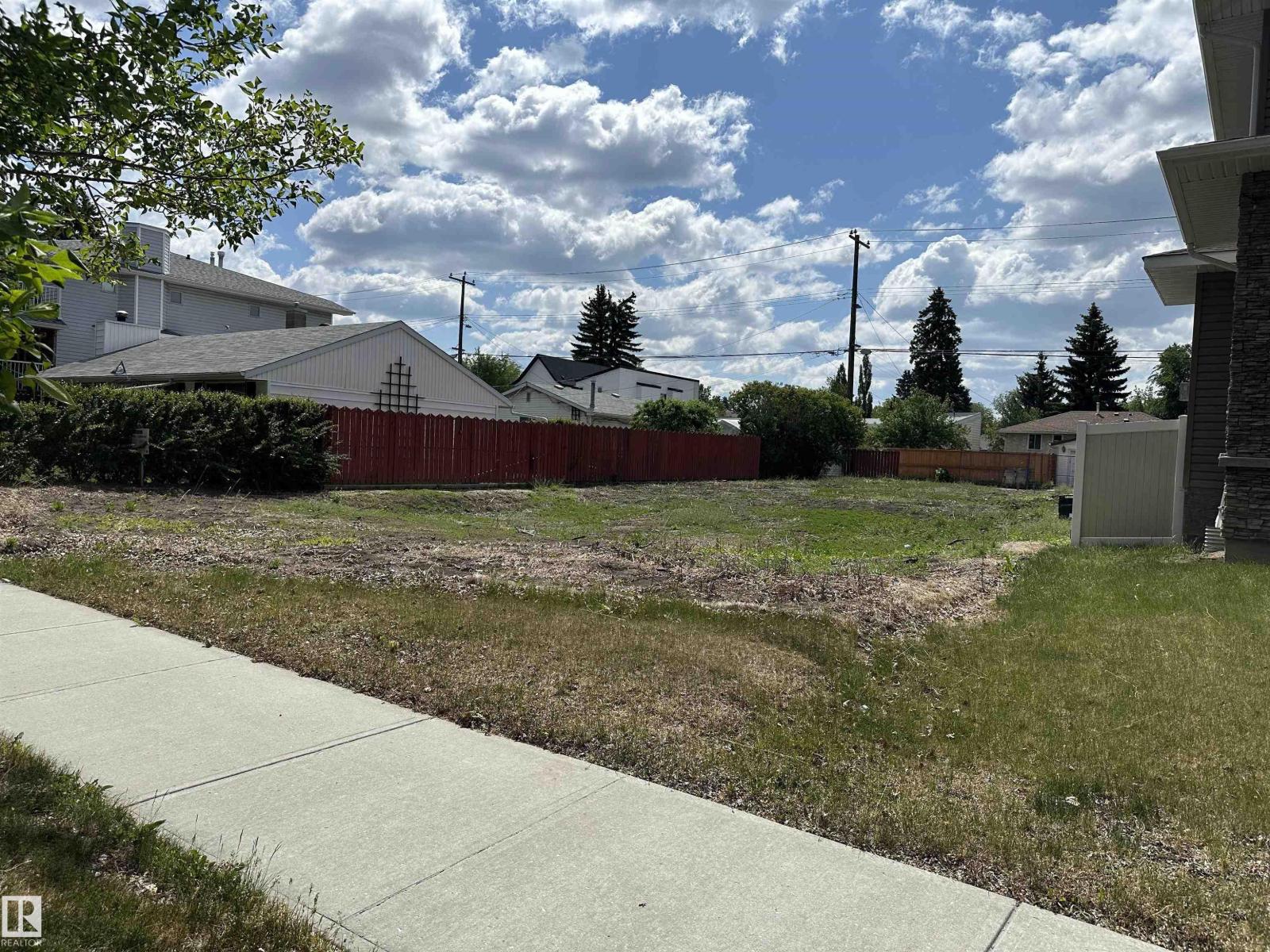 8527 77 Avenue NW, Edmonton, AB, T6C0L5