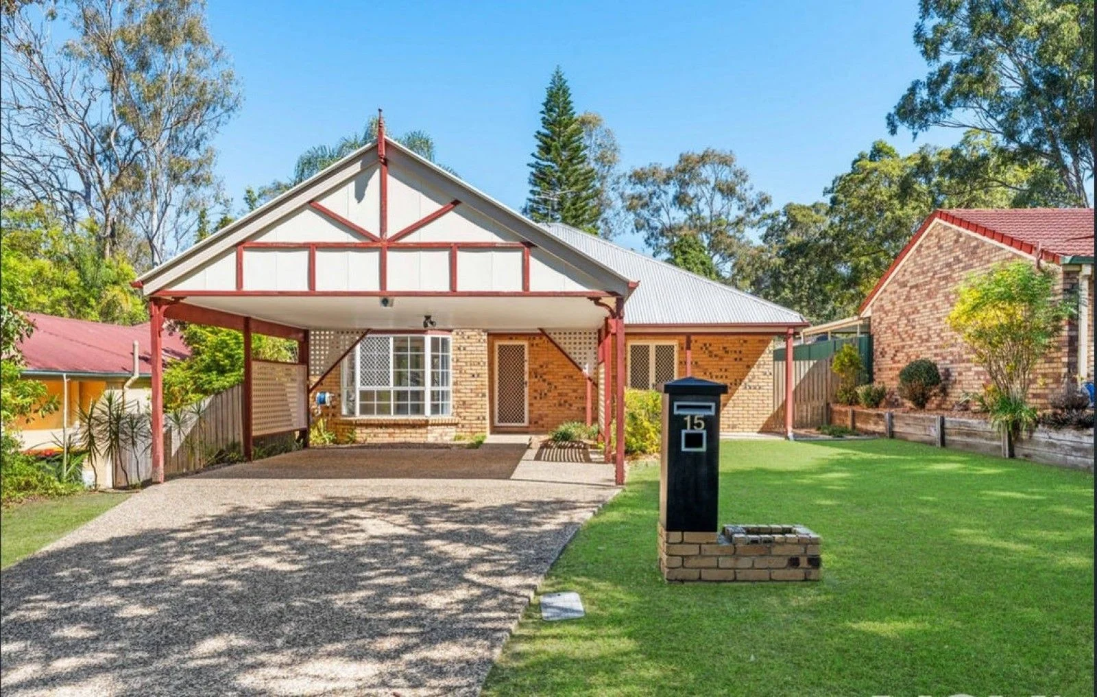 15 Beaufront Place, Forest Lake QLD 4078 photo 2