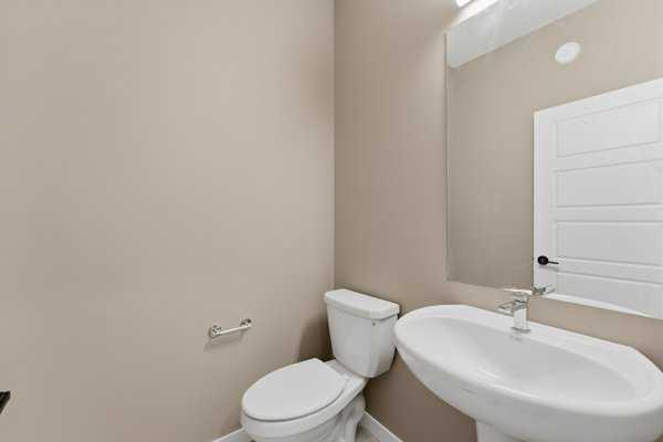 Additional image 4 of 213 Bayview Park SW, Airdrie, AB, T4B4G2