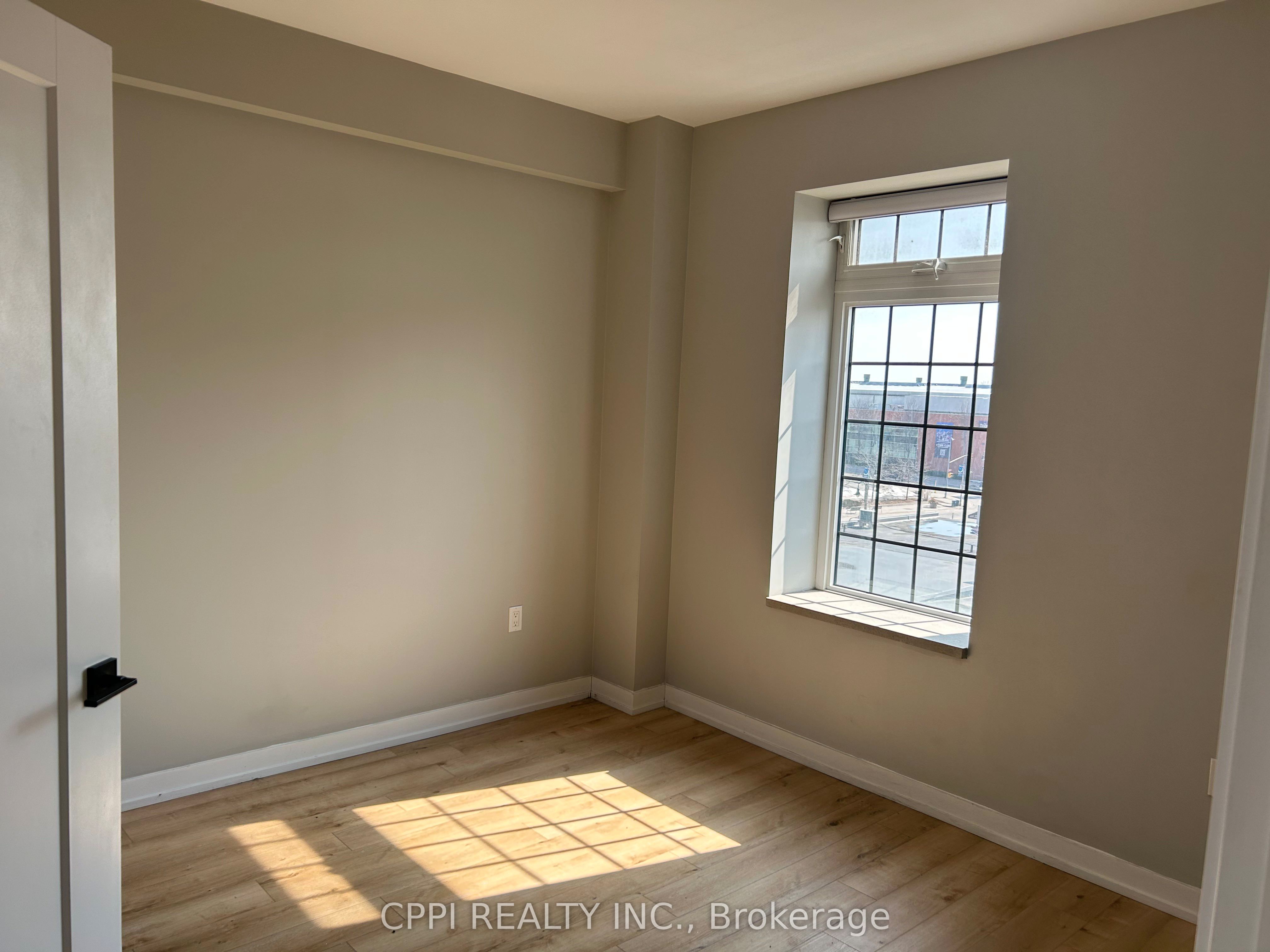 401-70 King Street E, Oshawa, ON, L1H 1B5 photo 4