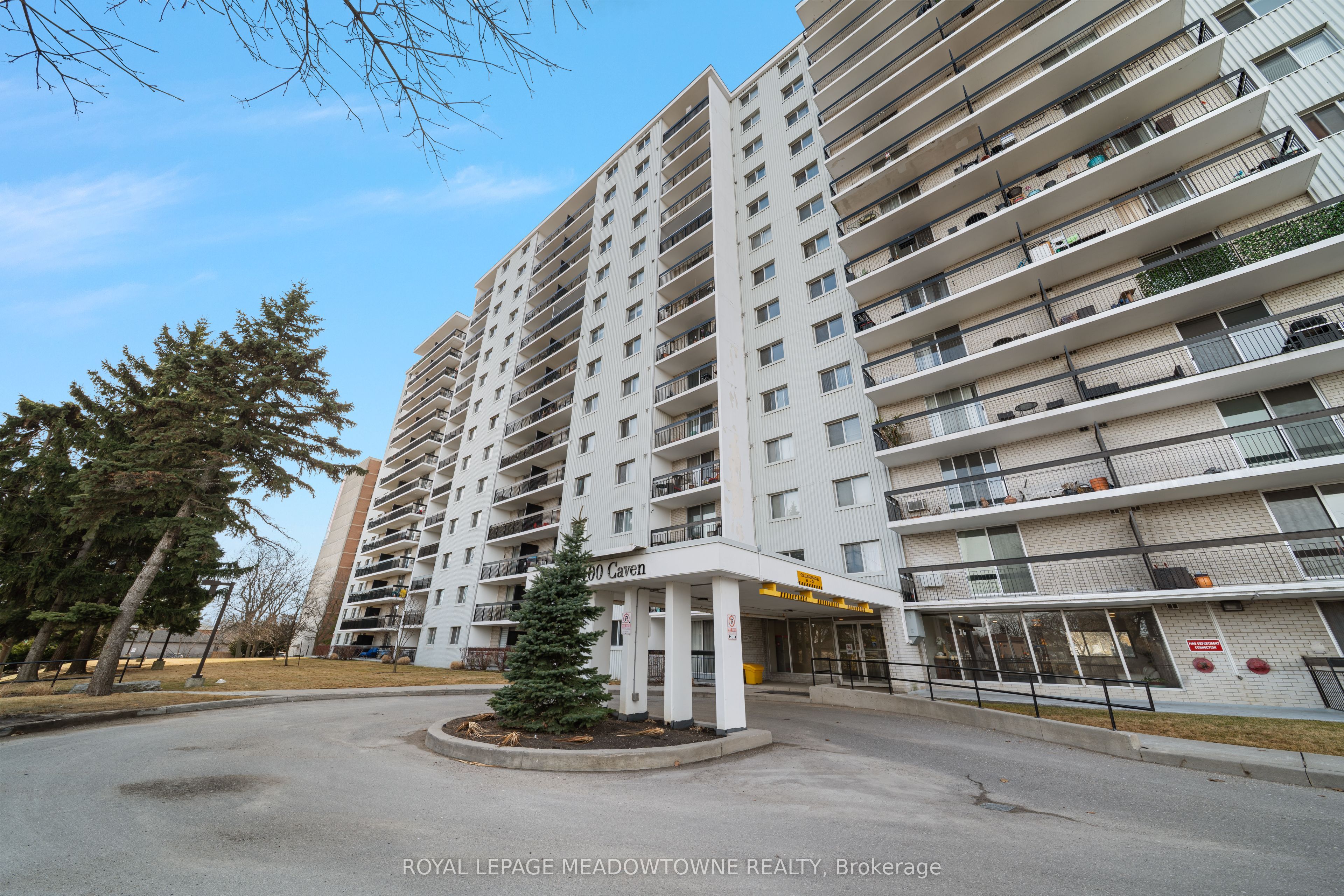 PH #8-1100 Caven Street, Mississauga, ON, L5G 4N3
