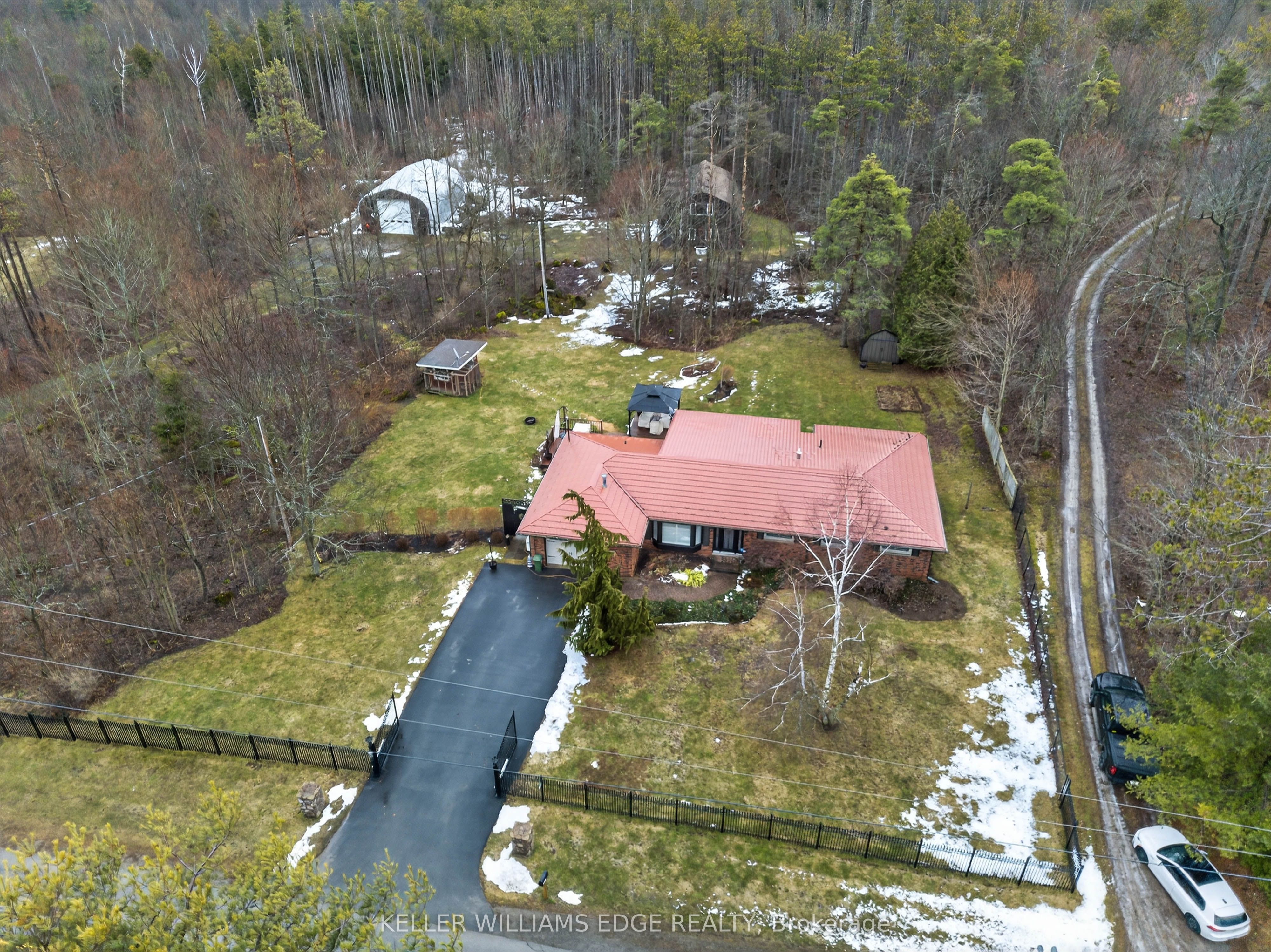 484 11th Concession Road E, Hamilton, ON, L8B 1J1