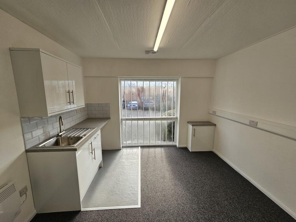 Additional image 6 of Unit 3,Aston Fields Industrial Estate, Bromsgrove, B60 3EX