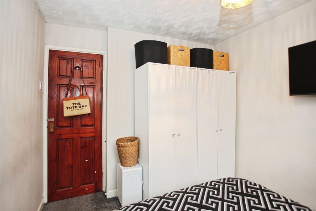 Additional image 12 of 4 bed semi-detached house for salePenybont, Penpedairheol, Hengoed CF82