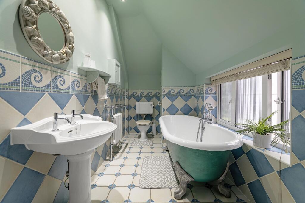 Additional image 33 of Wentworth Road, Four Oaks Estate, B74