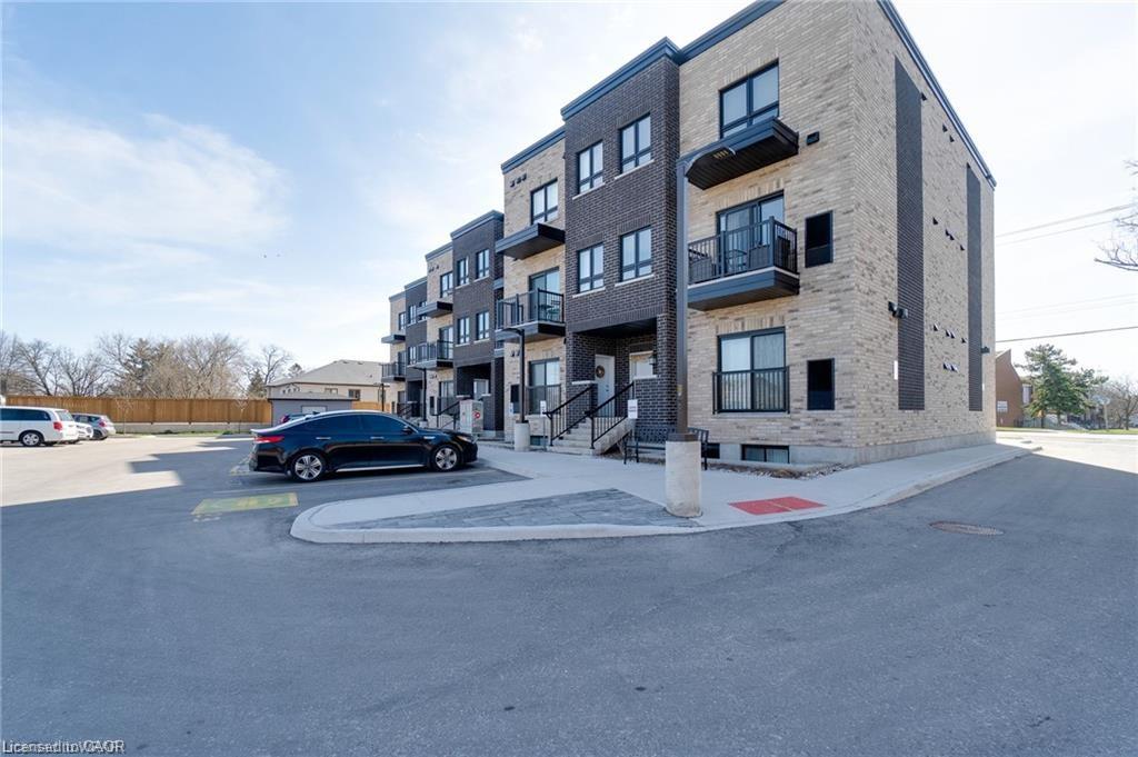 20-600 Victoria Street S, Kitchener, ON, N2M 0C3