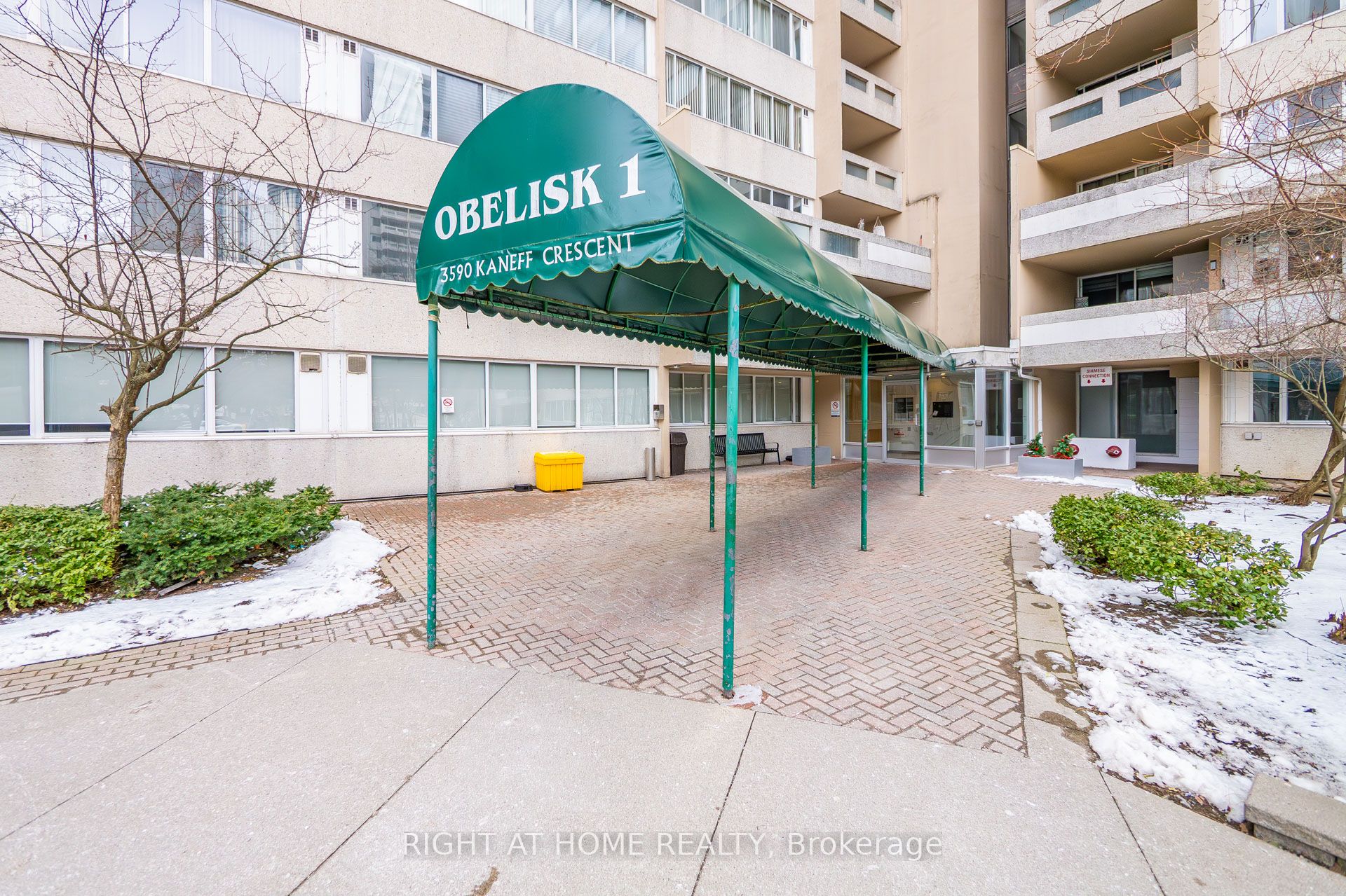 Additional image 3 of 610-3590 Kaneff Crescent, Mississauga, ON, L5A 3X3