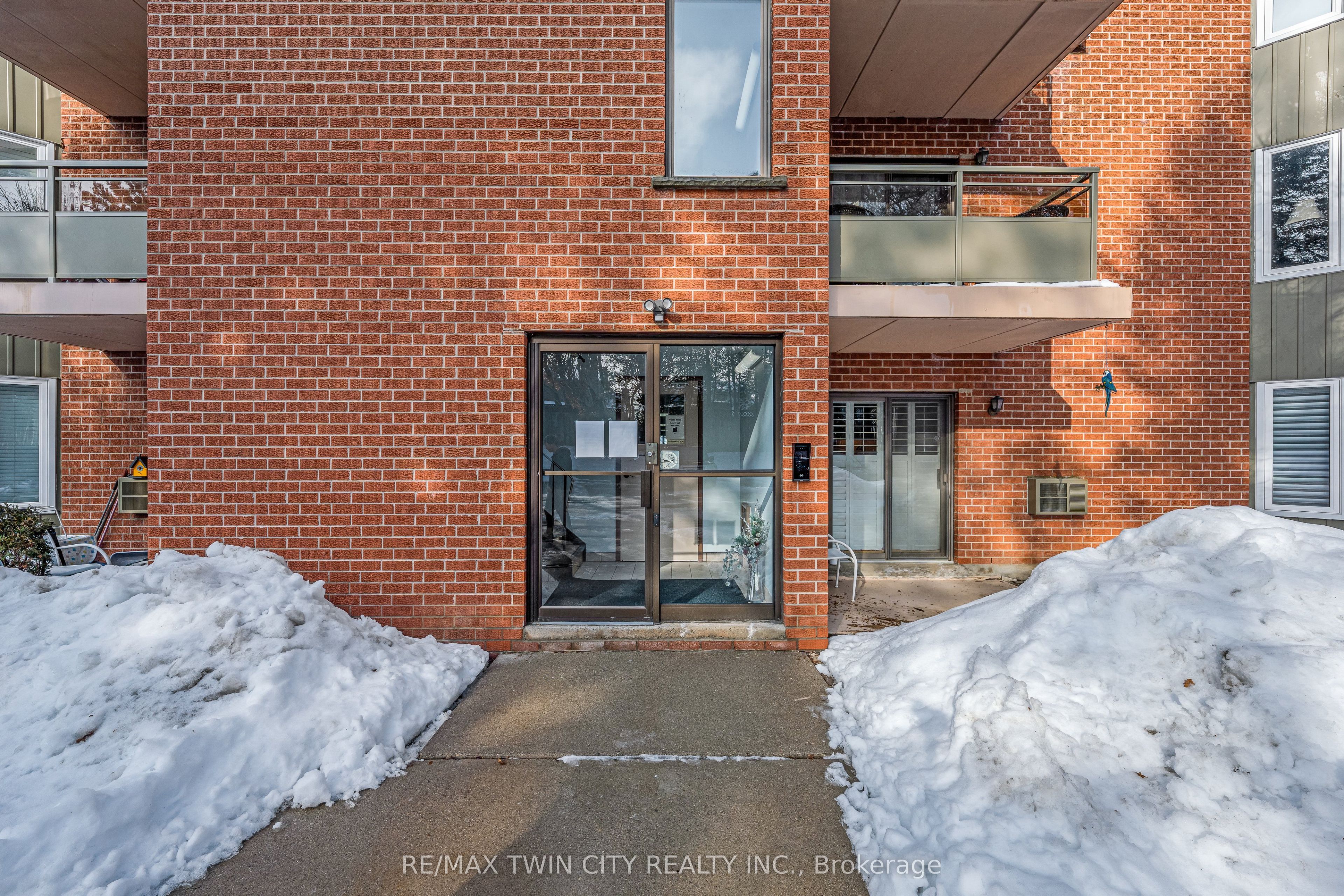 Additional image 2 of 301-401 Erb Street, Waterloo, ON, N2L 1W7