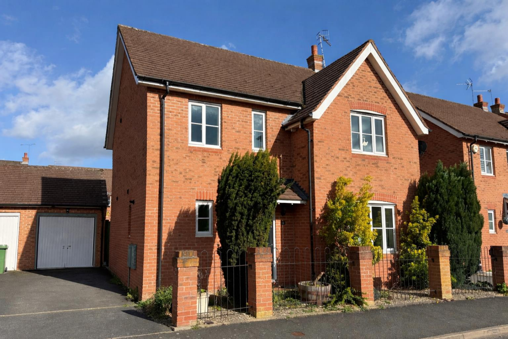Bramley Way, Bidford-On-Avon, Alcester