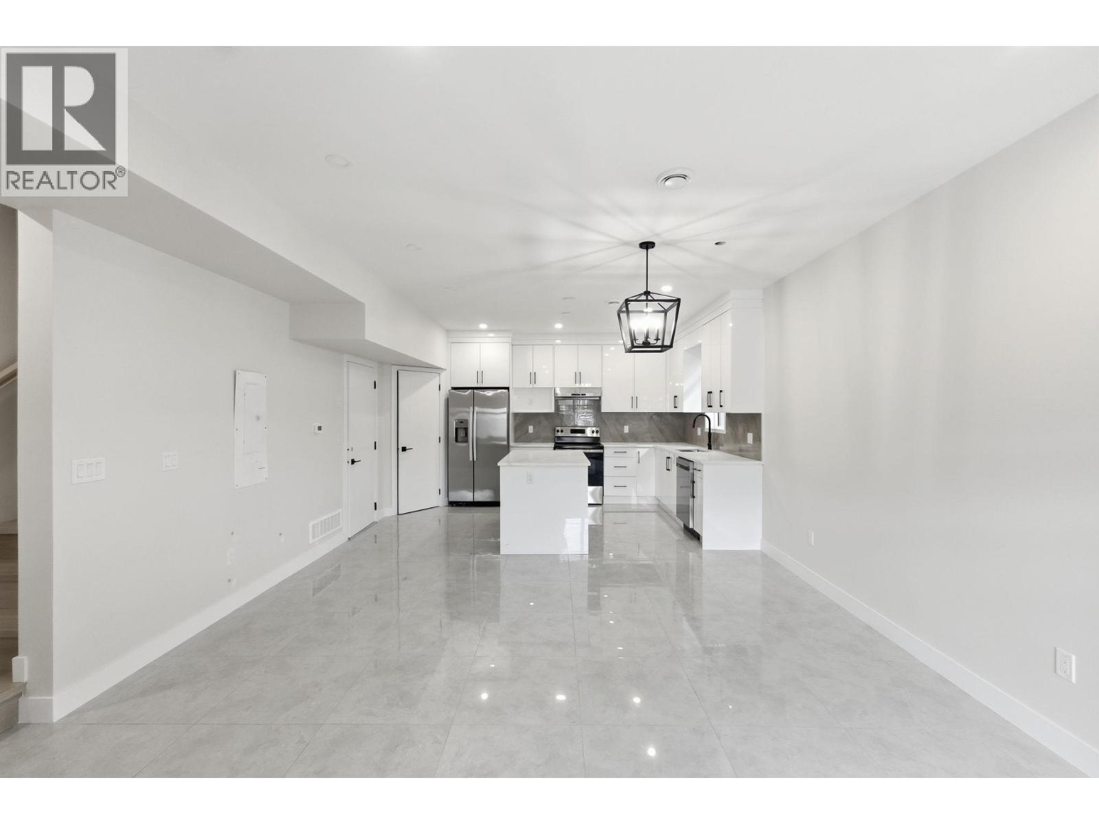 Additional image 4 of 4-722 Coopland Crescent, Kelowna, BC, V1Y2V1