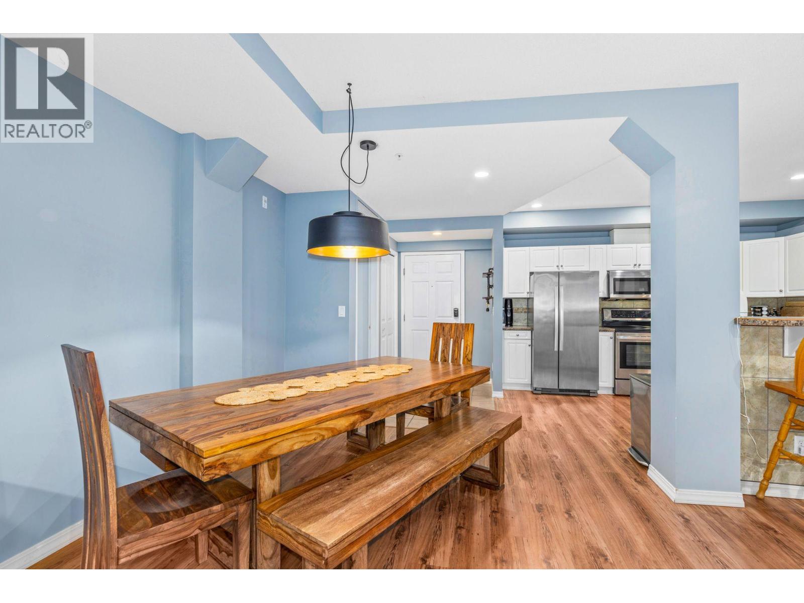208-1088 Sunset Drive, Kelowna, BC, V1Y9W1