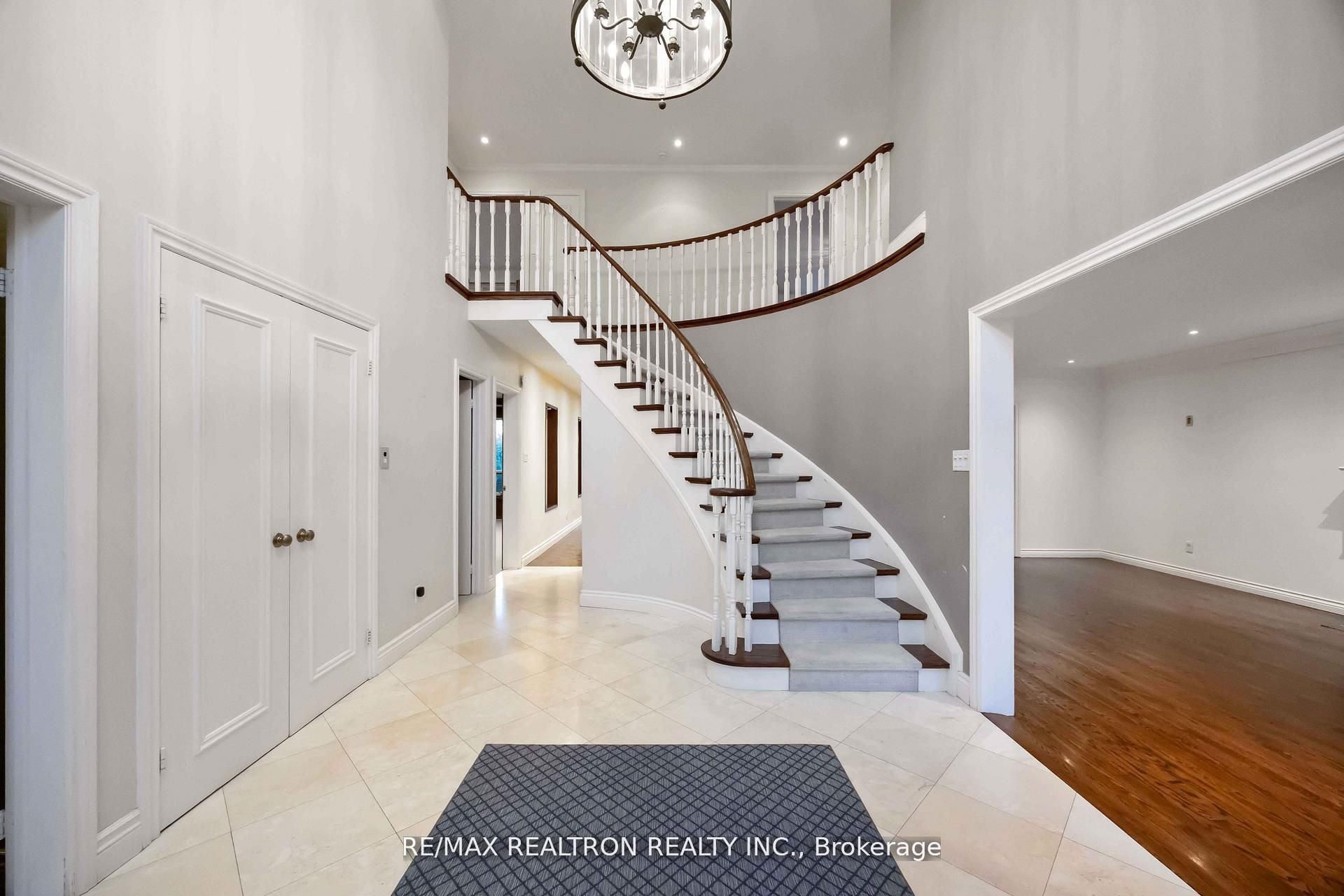 Additional image 4 of 12 Donwoods Drive, Toronto, ON, M4N 2G1