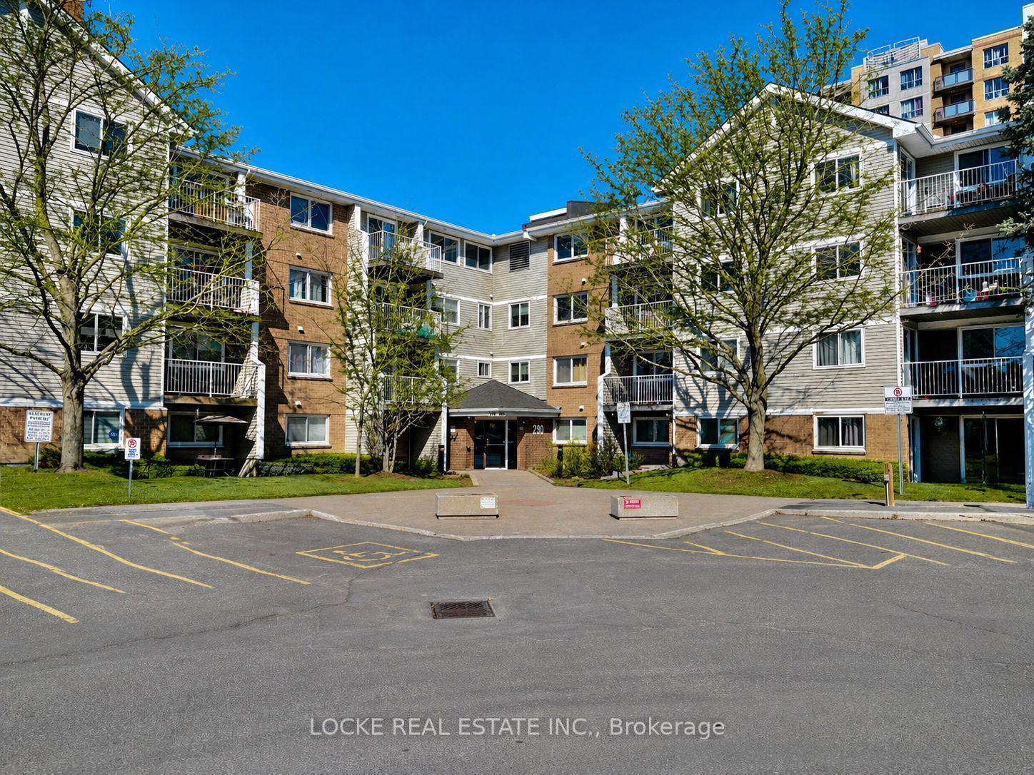 105-250 Brittany Drive, Ottawa, ON, K1K 4M1