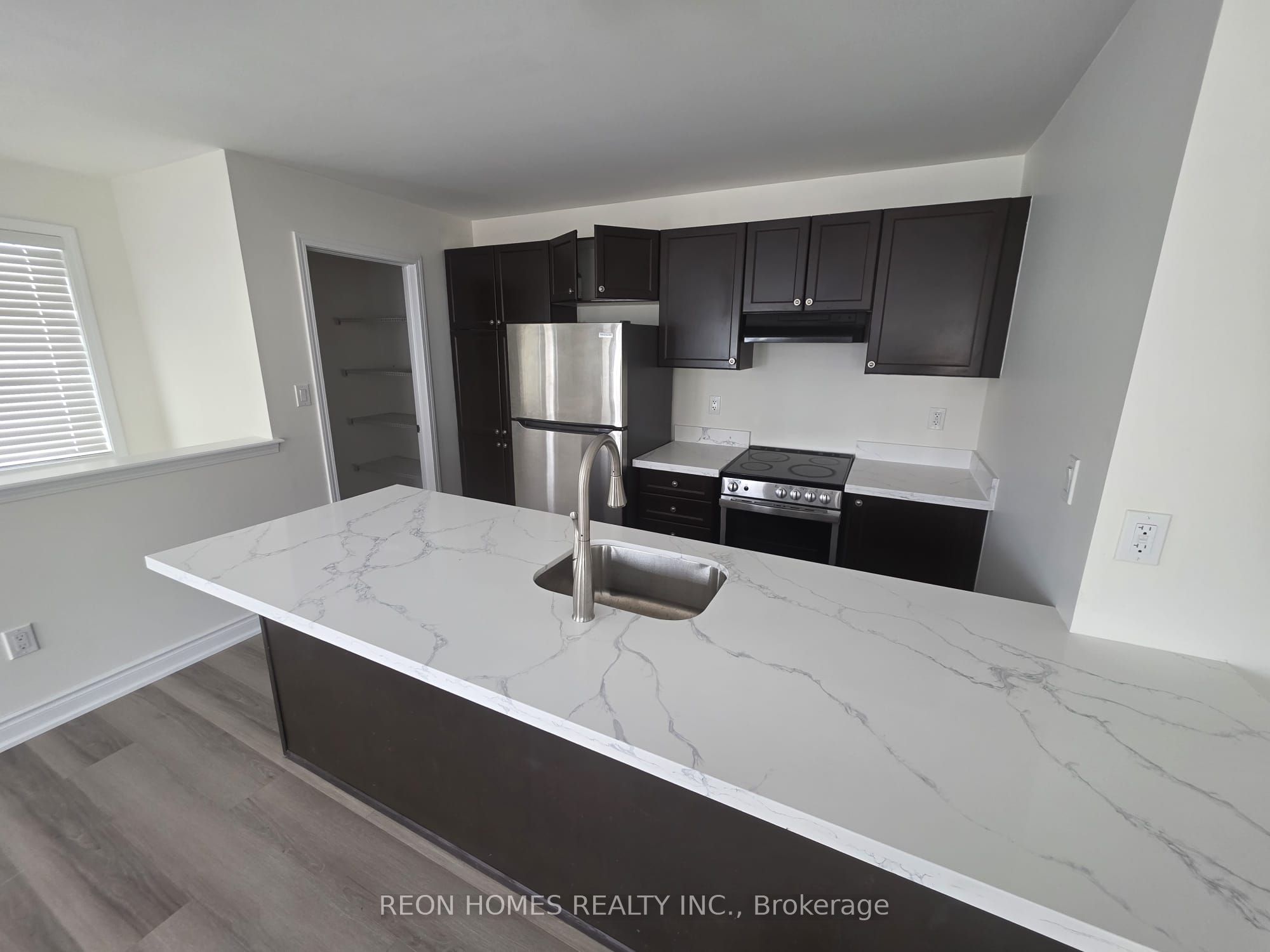 Additional image 4 of (Coach)-237 B Cornell Park Avenue, Markham, ON, L6B 0W8