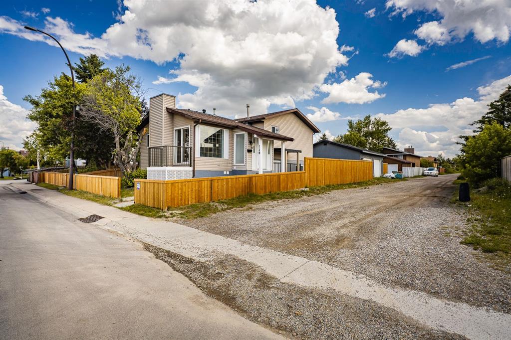 140 Whitworth Way, Calgary, AB, T1y 6a9