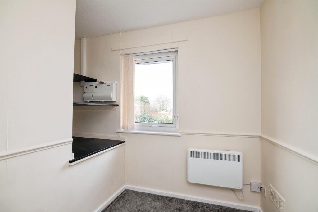Warwick Close, Oldbury photo 4