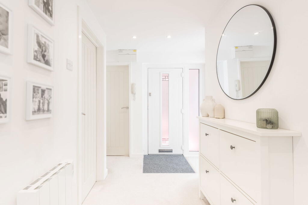 Apt 3, Denston Court, Sutton Coldfield, Four Oaks photo 5