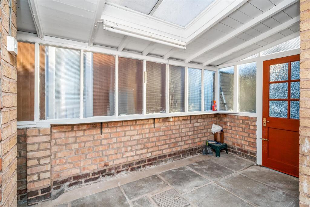 Ufton Close, Shirley photo 5