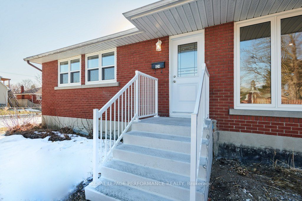 Additional image 2 of 624 Clarke Avenue, Ottawa, ON, K1K 0Y7
