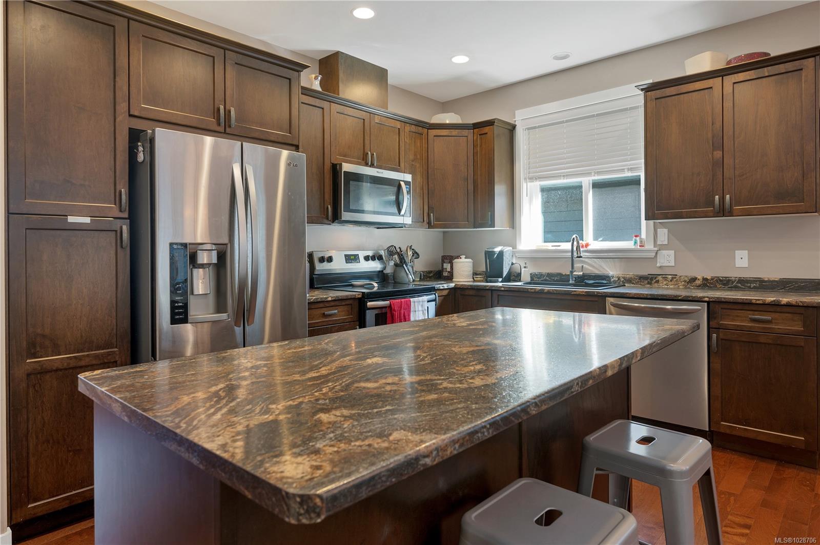 1037 Cordero Crescent, Campbell River, BC, V9H 0B8 photo 2