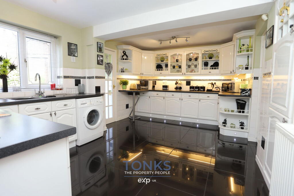 Additional image 3 of Dream family home on the Abbeyfields Estate, cul de sac location - Westdean Close, Halesowen, B62 8UA