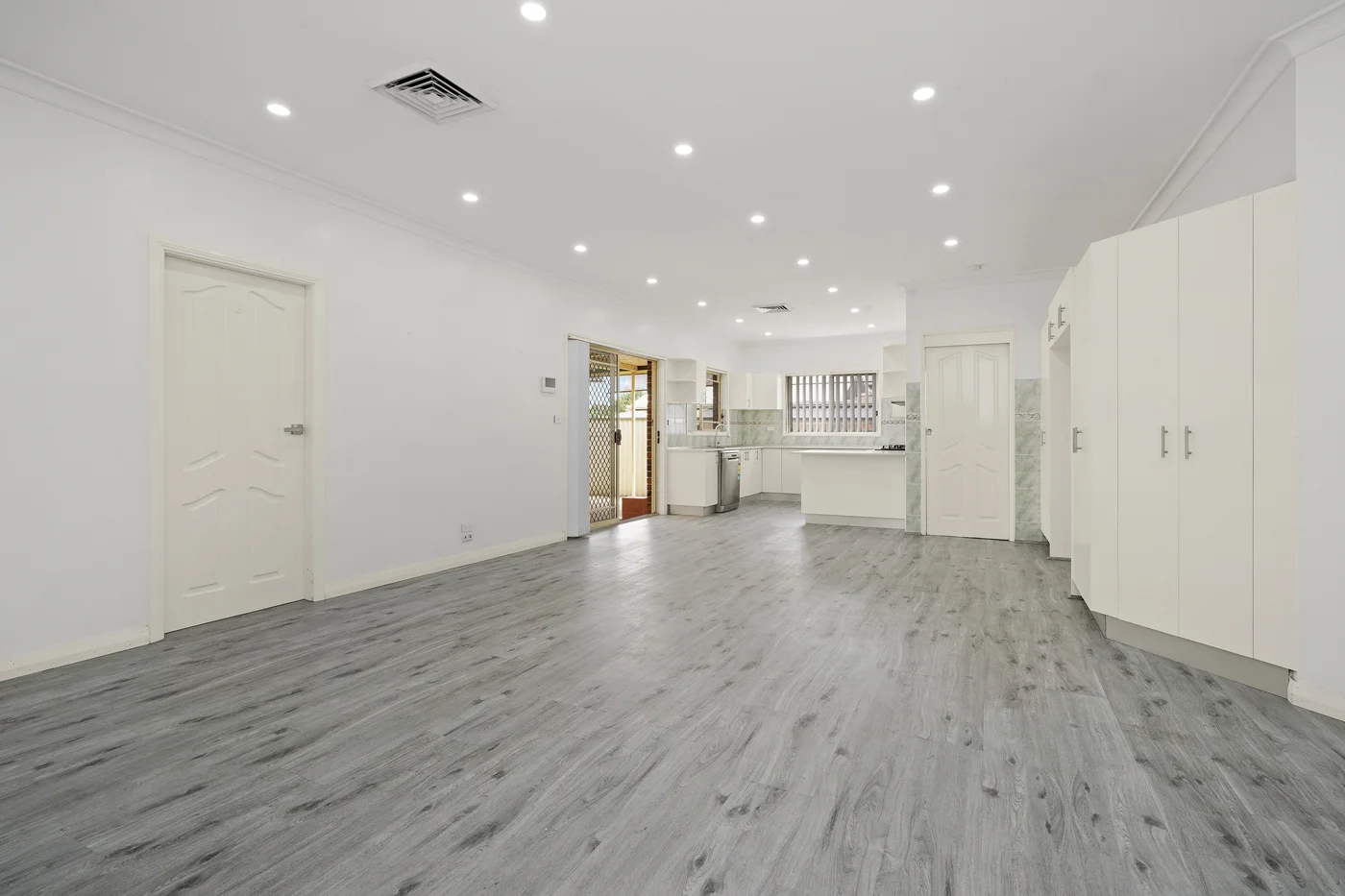 5 Aspen Close, Prestons NSW 2170 photo 2