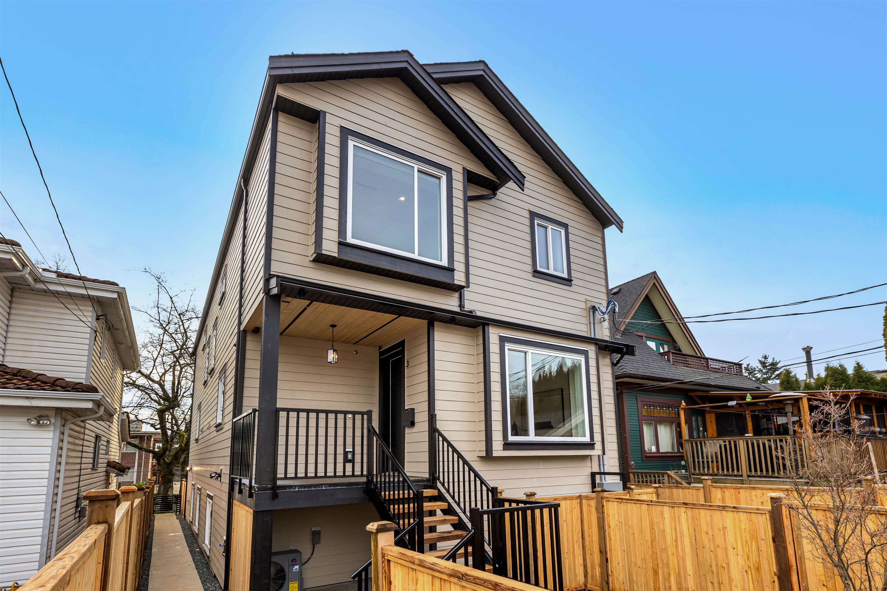 3 - 435 47th Avenue, Vancouver
