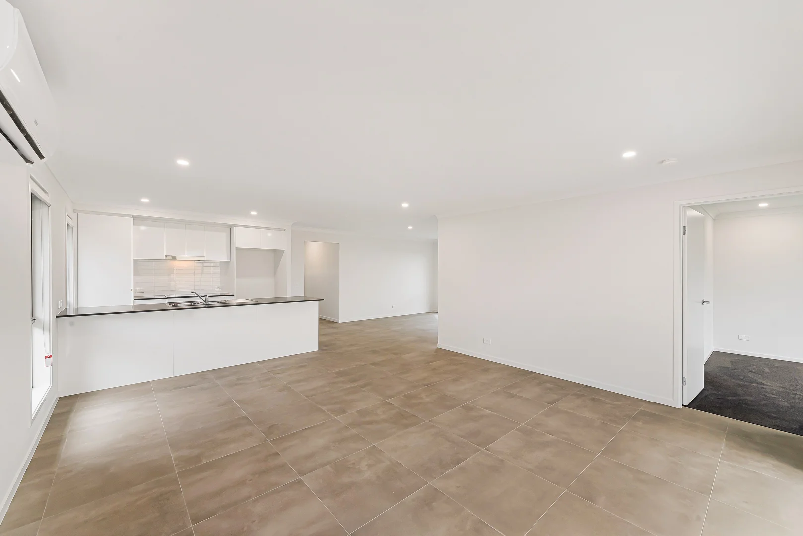 25 Yellowstone Circuit, Yarrabilba QLD 4207 photo 3