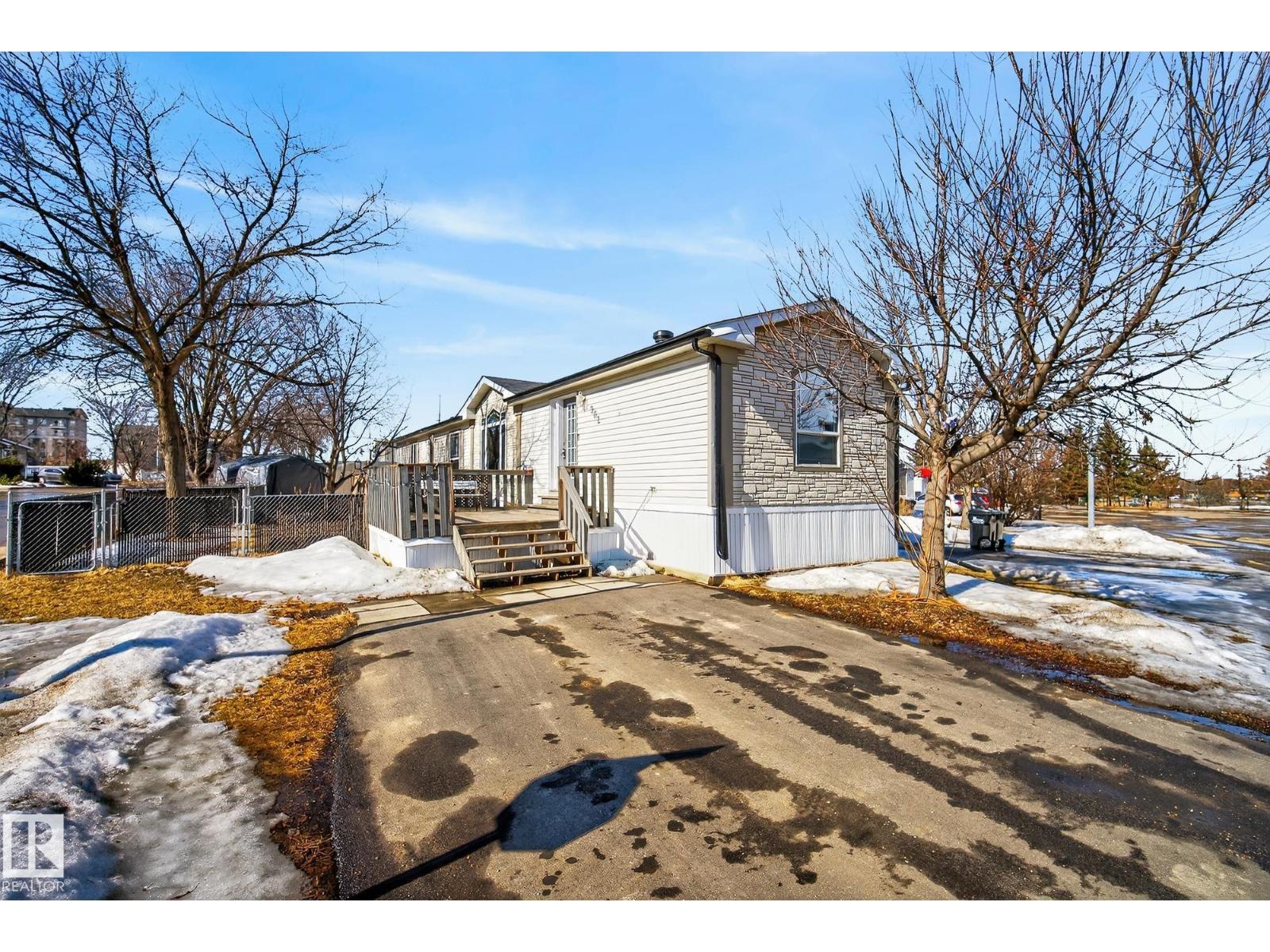 902 Jubilee Close, Sherwood Park, AB, T8H2G3