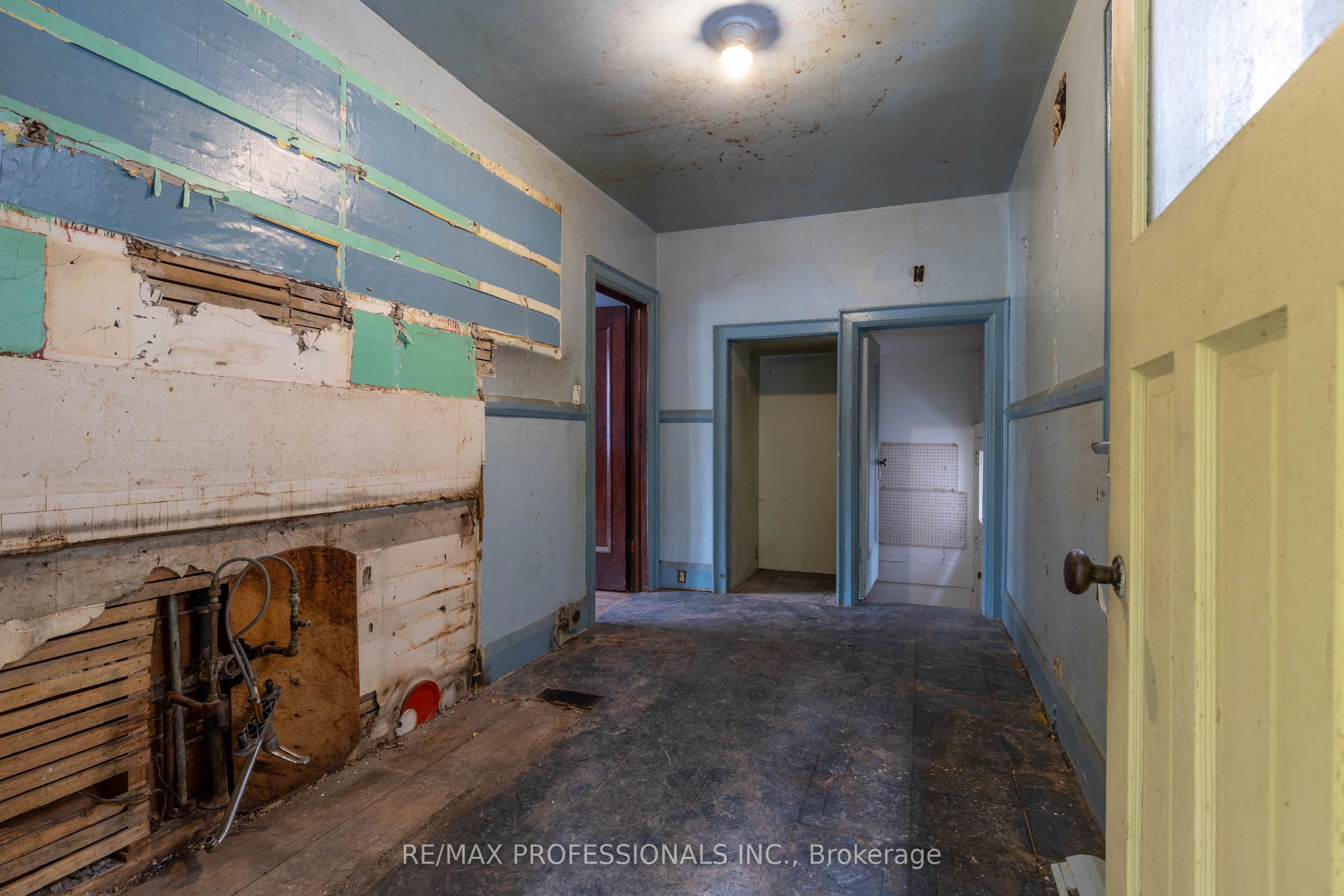 Additional image 6 of 60 Dennis Avenue, Toronto, ON, M6N 2T8
