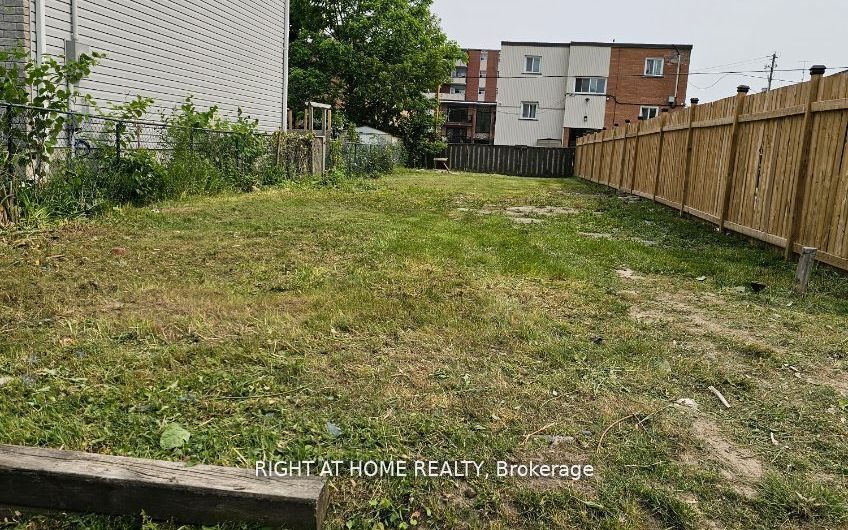 361 Adelaide Avenue W, Oshawa, ON, L1J 2R7