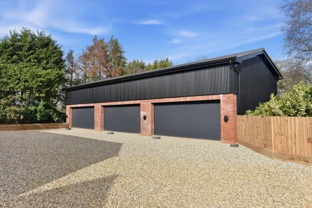 Additional image 11 of LAKE VIEW, Wawensmere Road, Wootton Wawen, Henley-In-Arden, Warwickshire, B95 6BW