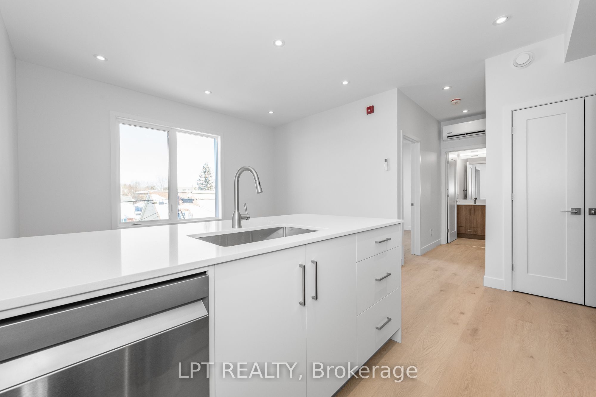 Additional image 5 of 8-319 Shakespeare Street, Ottawa, ON, K1L 5M1