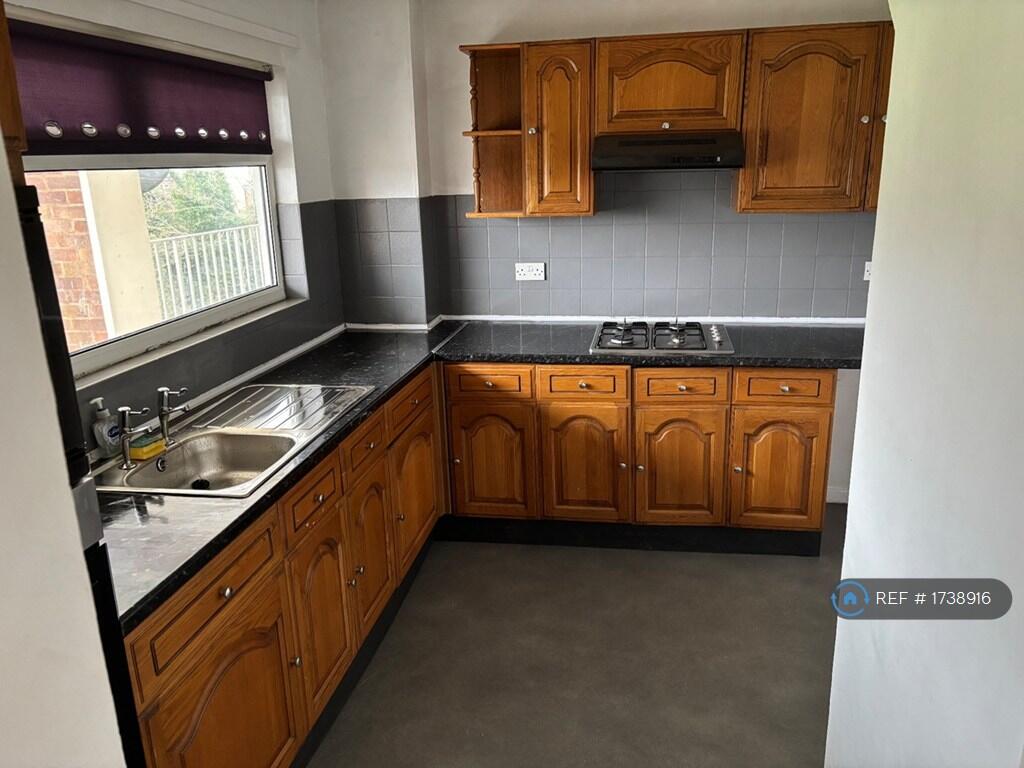 Fir Tree Grove, Sutton Coldfield, B73 photo 2