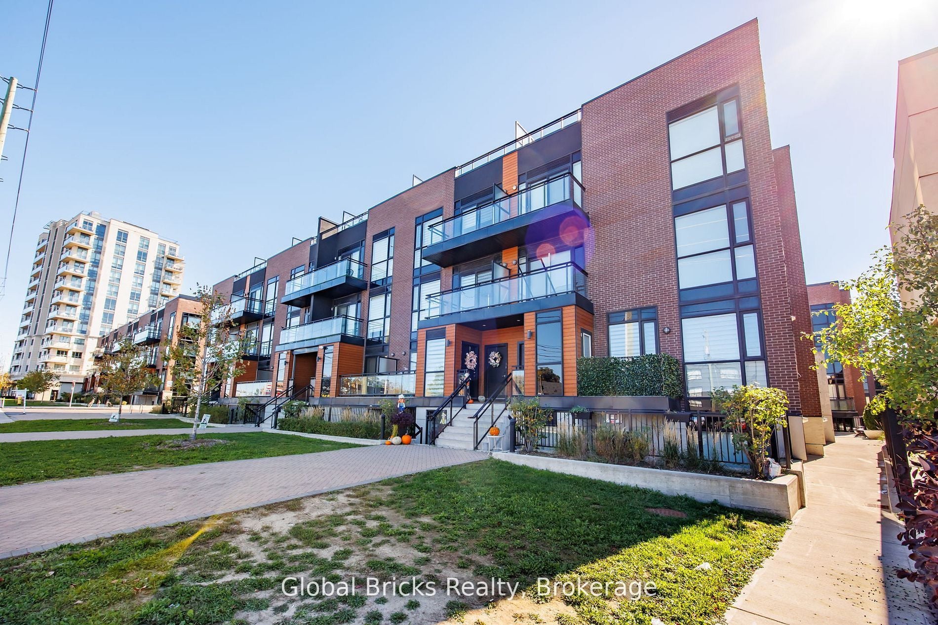 A102-5309 Highway 7 Highway, Vaughan, ON, L4L 1T3