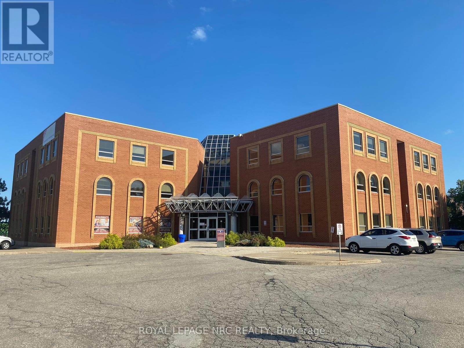 302-180 Vine Street South, St. Catharines, ON, L2R7P3