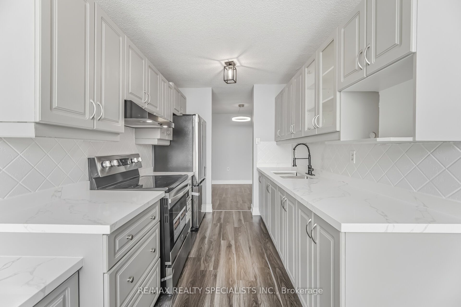 1507-21 Knightsbridge Road, Brampton, ON, L6T 3Y1