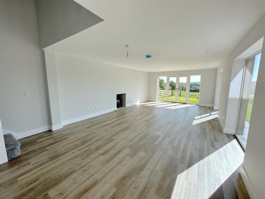 Additional image 4 of Stratford Road, Wootton Wawen