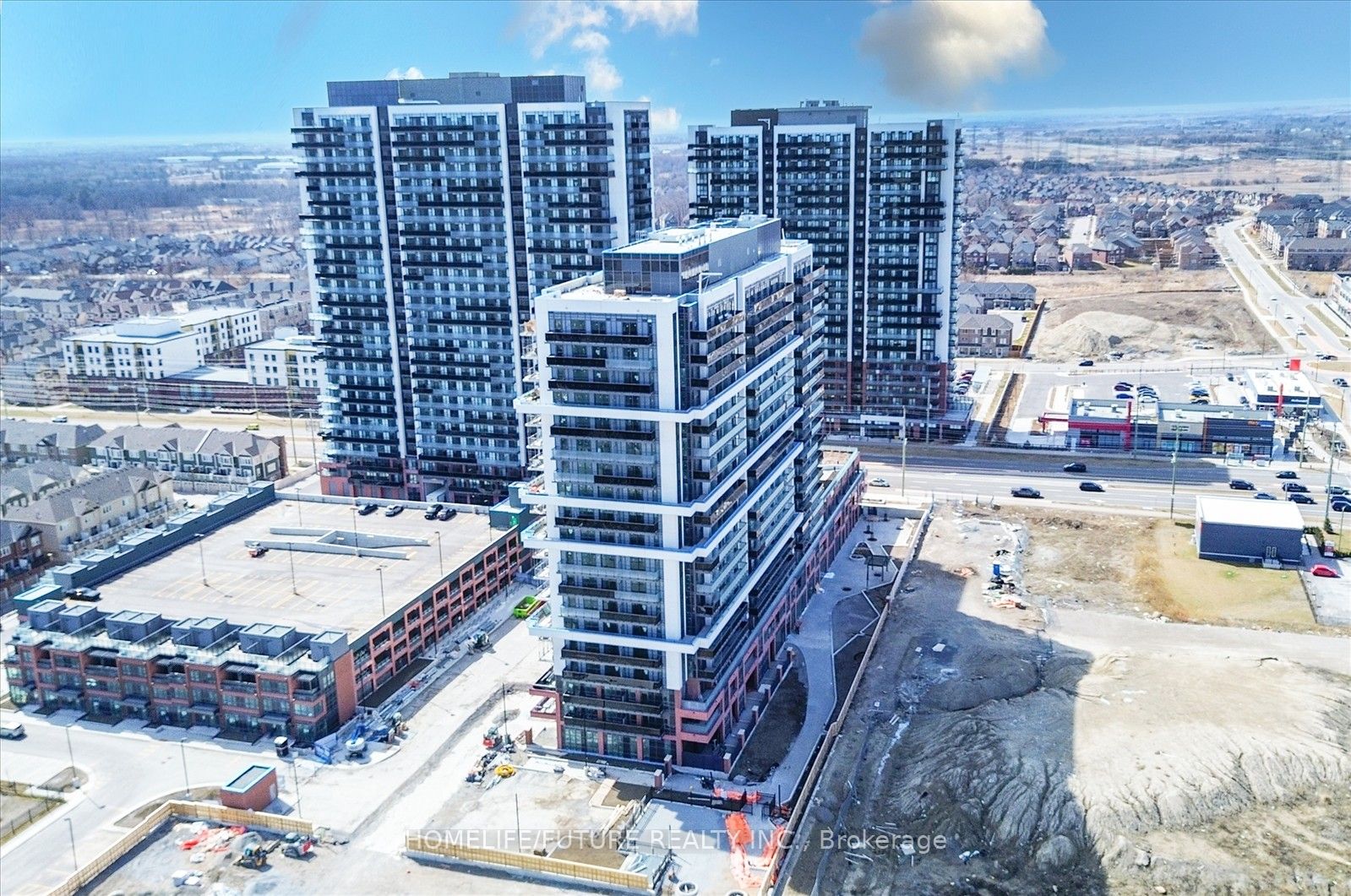 1402-2545 Simcoe Street N, Oshawa, ON, L1L 0W3