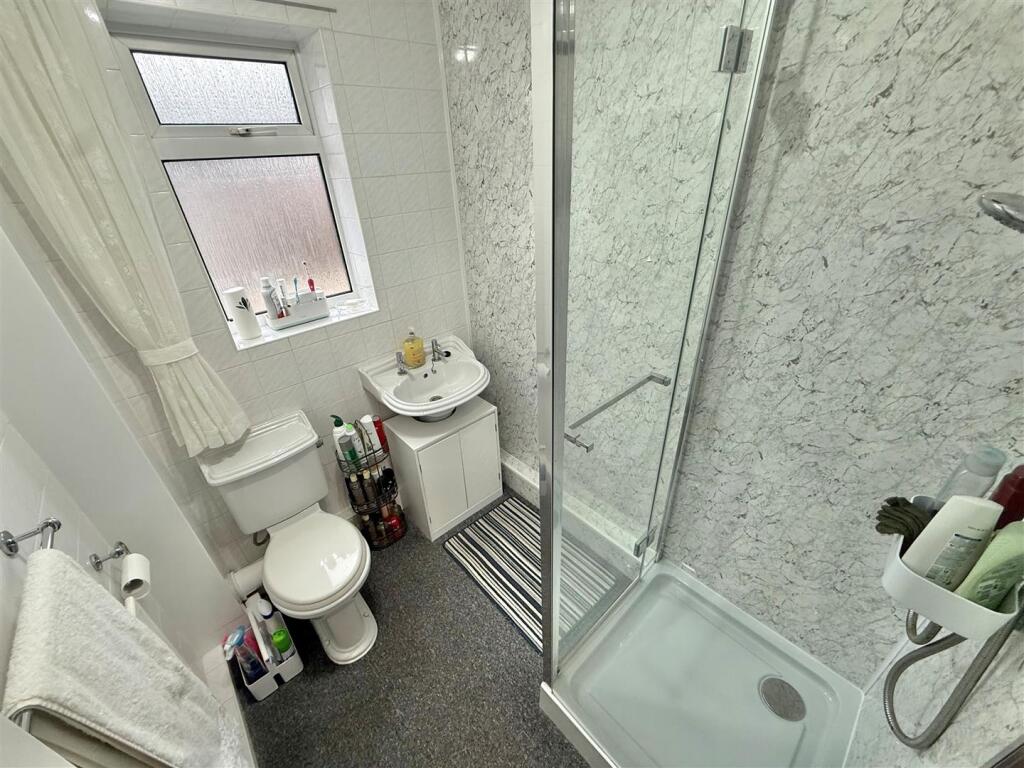 Apsley Close, Oldbury photo 5
