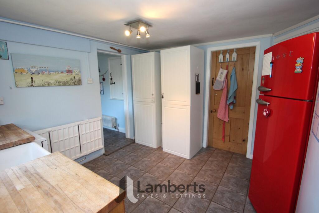 Additional image 16 of Wychwood Drive, Hunt End, B97